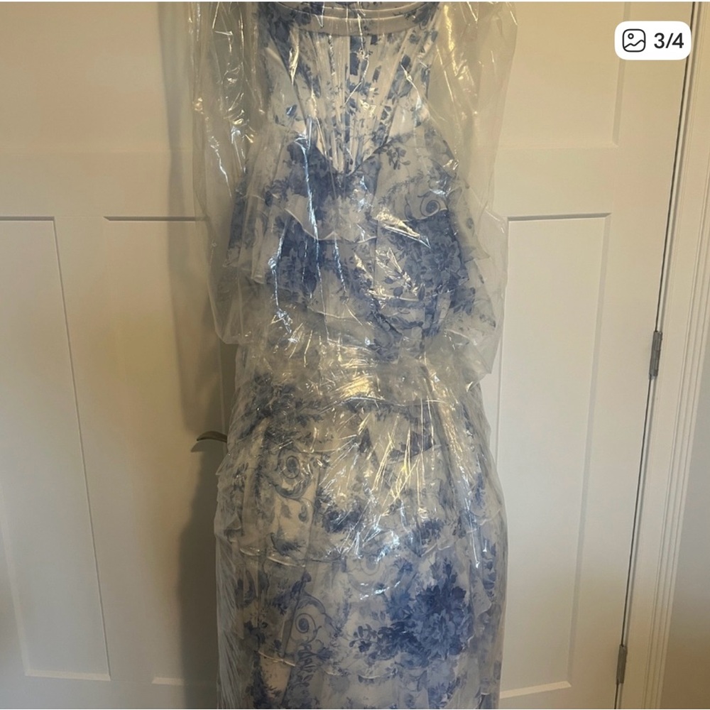 Elegant Blue Floral Strapless Dress - Picture 5 of 6